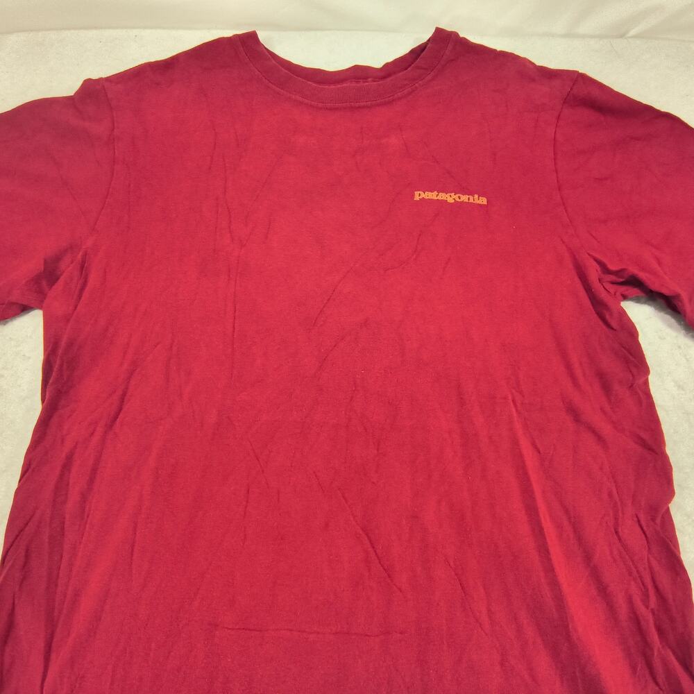 Patagonia Casual Graphic Short Sleeve Crew Neck T-Shirt Mens Size Small S Red